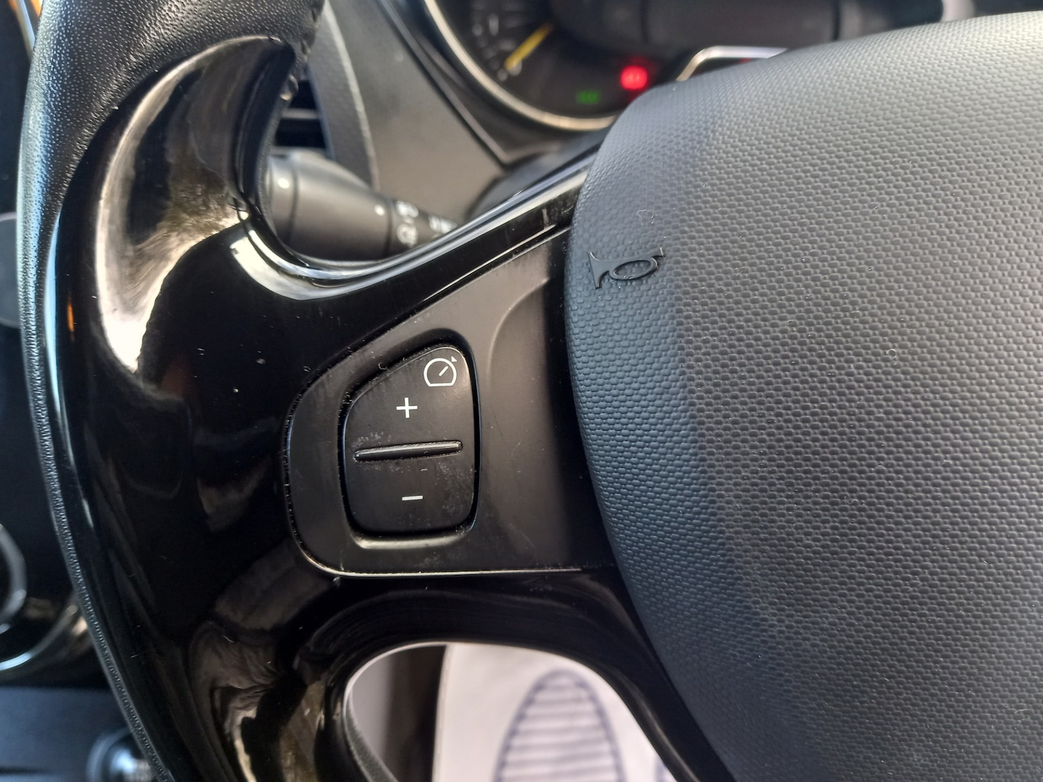 Used Renault Captur 2015 for sale - 76588780: Photo 25