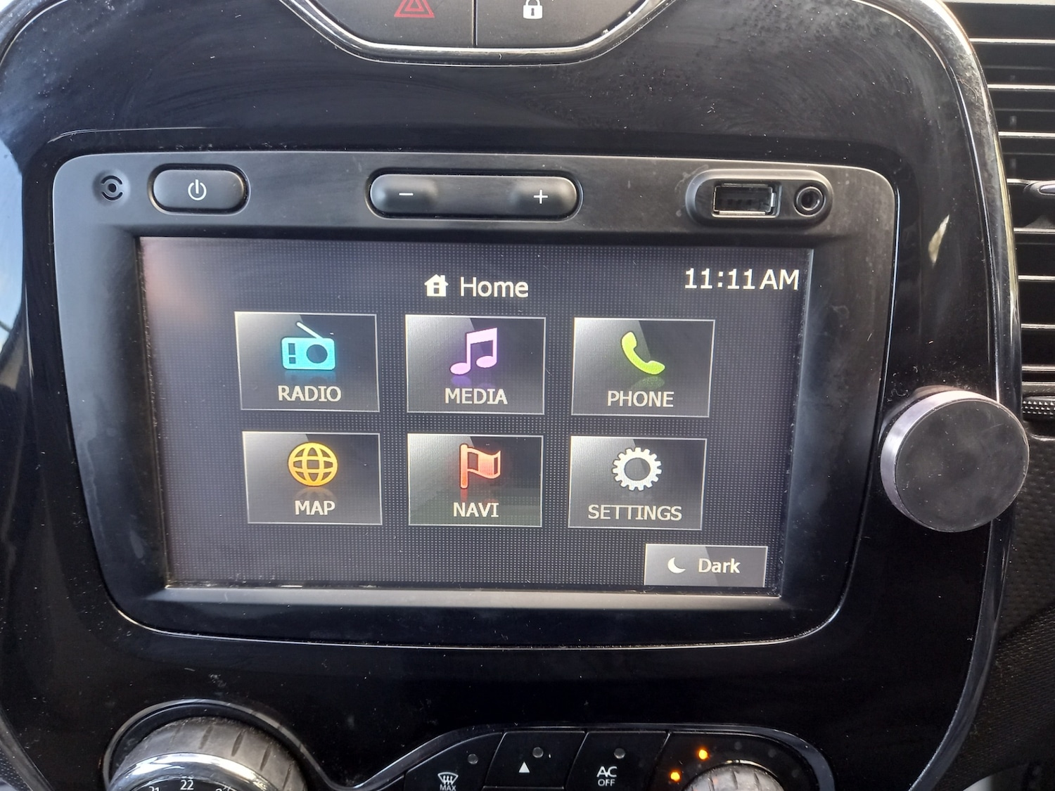 Used Renault Captur 2015 for sale - 76588780: Photo 28