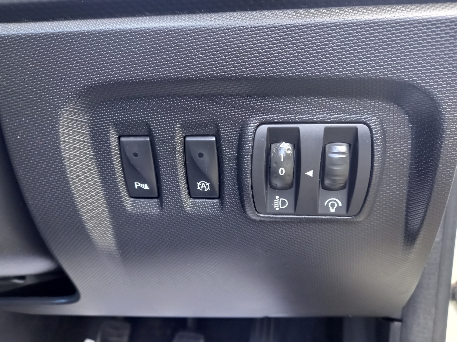 Used Renault Captur 2015 for sale - 76588780: Photo 30