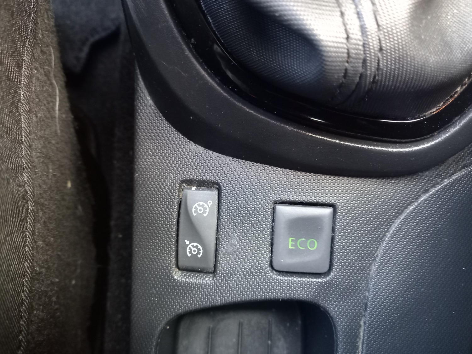 Used Renault Captur 2015 for sale - 76588780: Photo 32