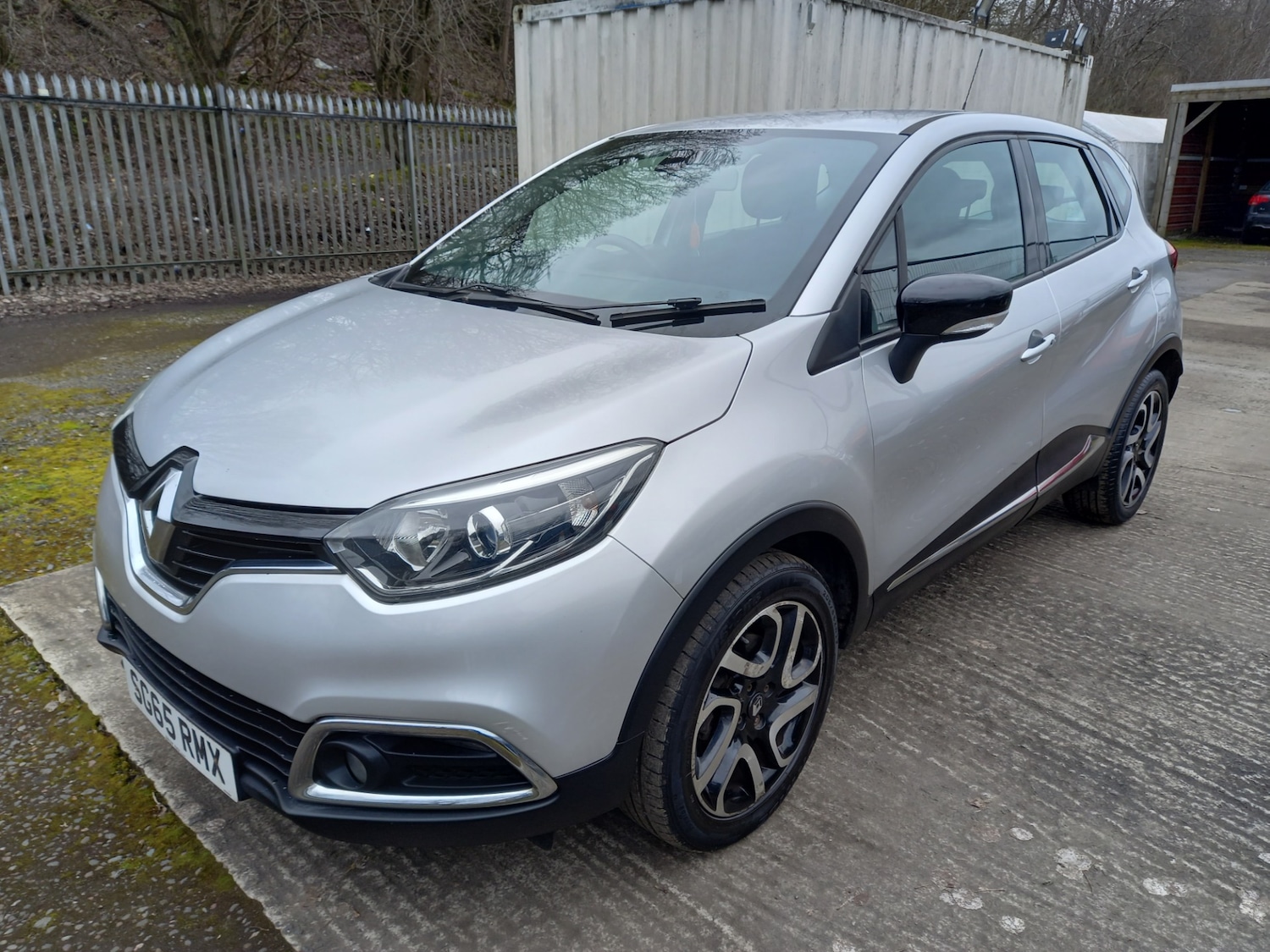 Used Renault Captur 2015 for sale - 78029012: Photo 2