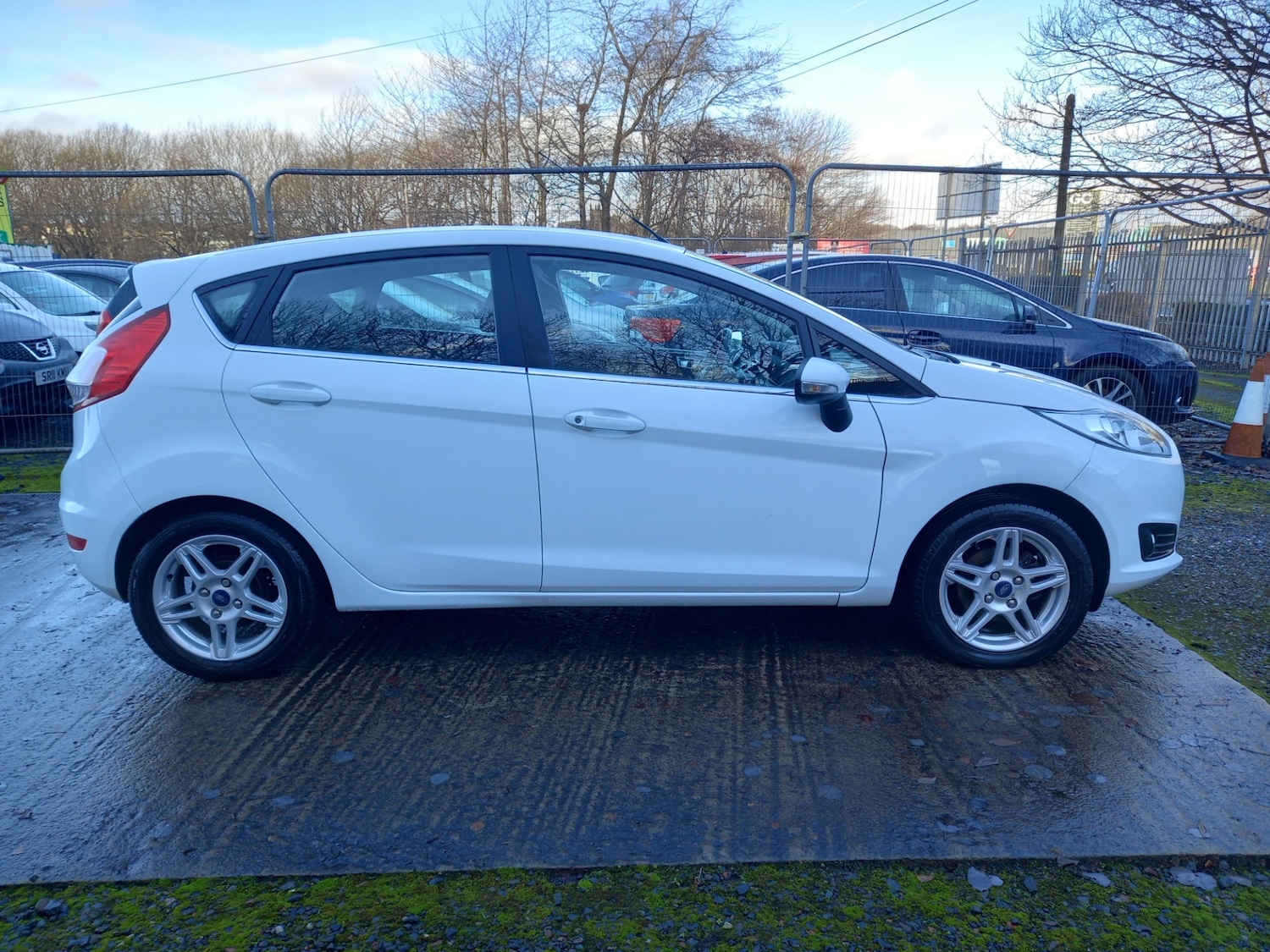 Used Ford Fiesta 2013 for sale - 77012298: Photo 11
