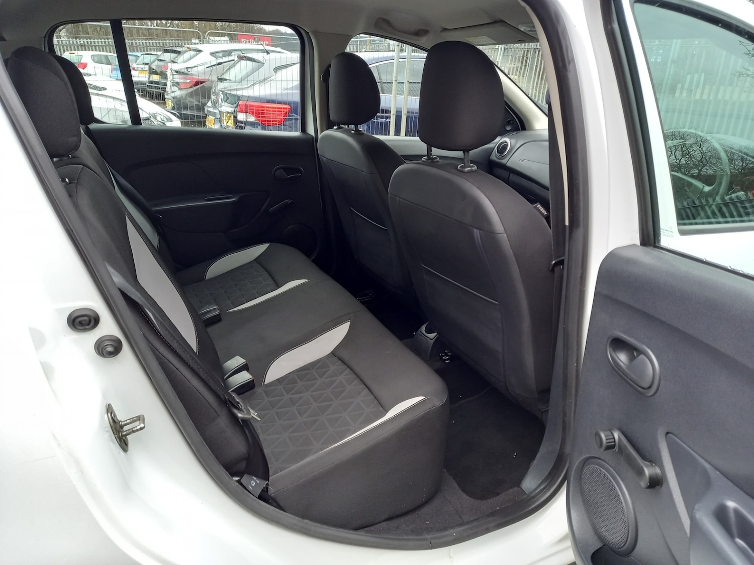 Used Dacia Sandero Stepway 2015 for sale - 77702055: Photo 15