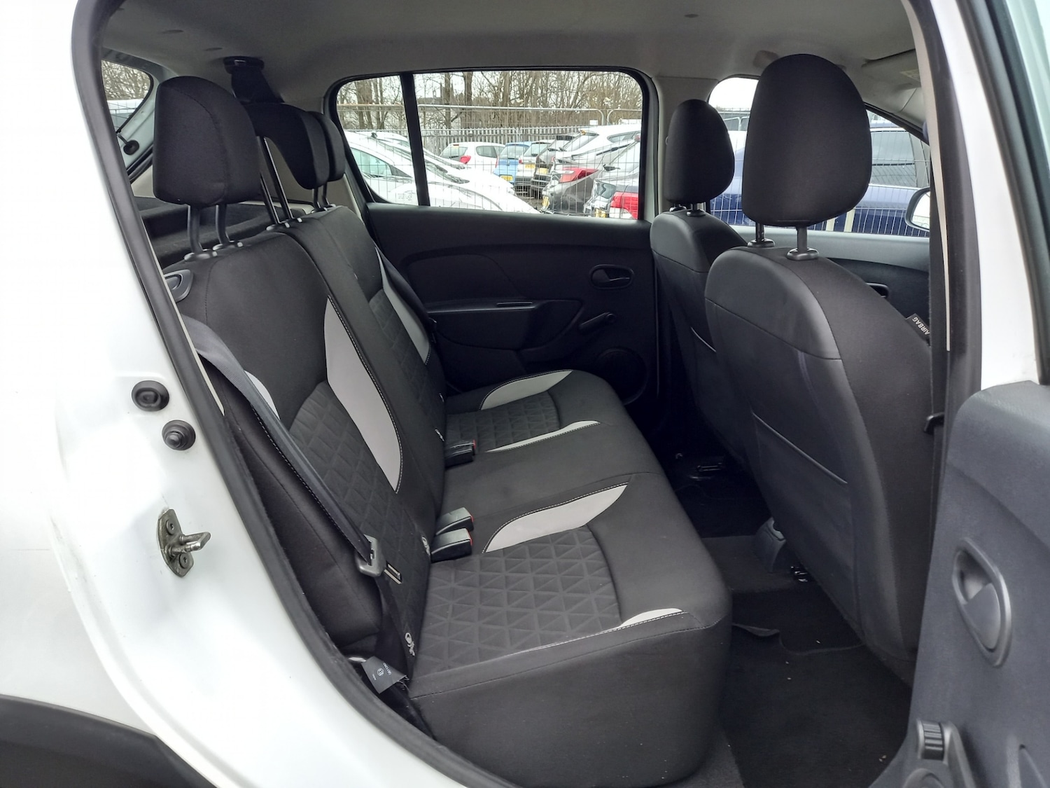 Used Dacia Sandero Stepway 2015 for sale - 77702055: Photo 16