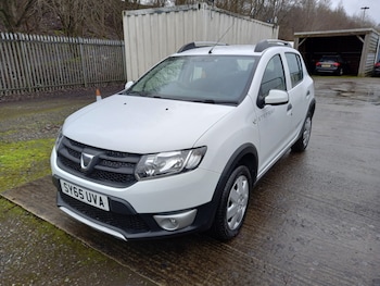 Used Dacia Sandero Stepway 2015 for sale - 77702055: Photo