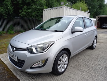 Used Hyundai i20 2014 for sale - 79344197: Photo