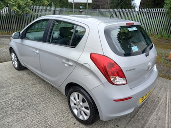 Used Hyundai i20 2014 for sale - 79344197: Photo