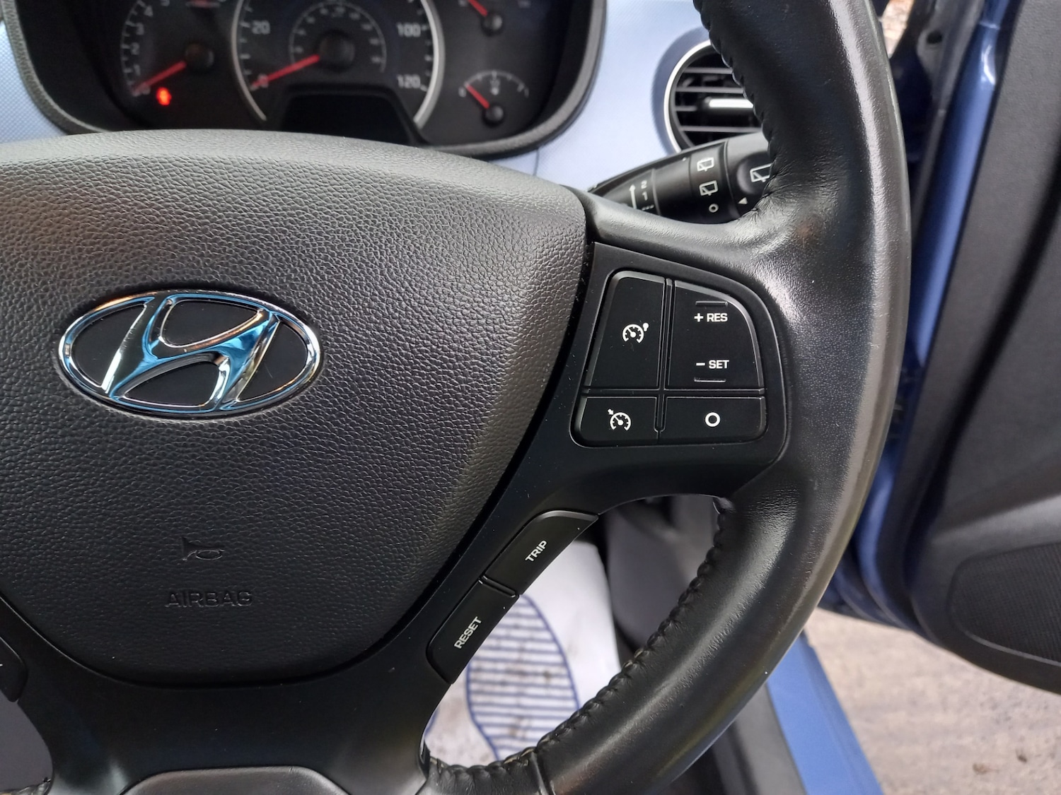 Used Hyundai i10 2016 for sale - 76707504: Photo 29