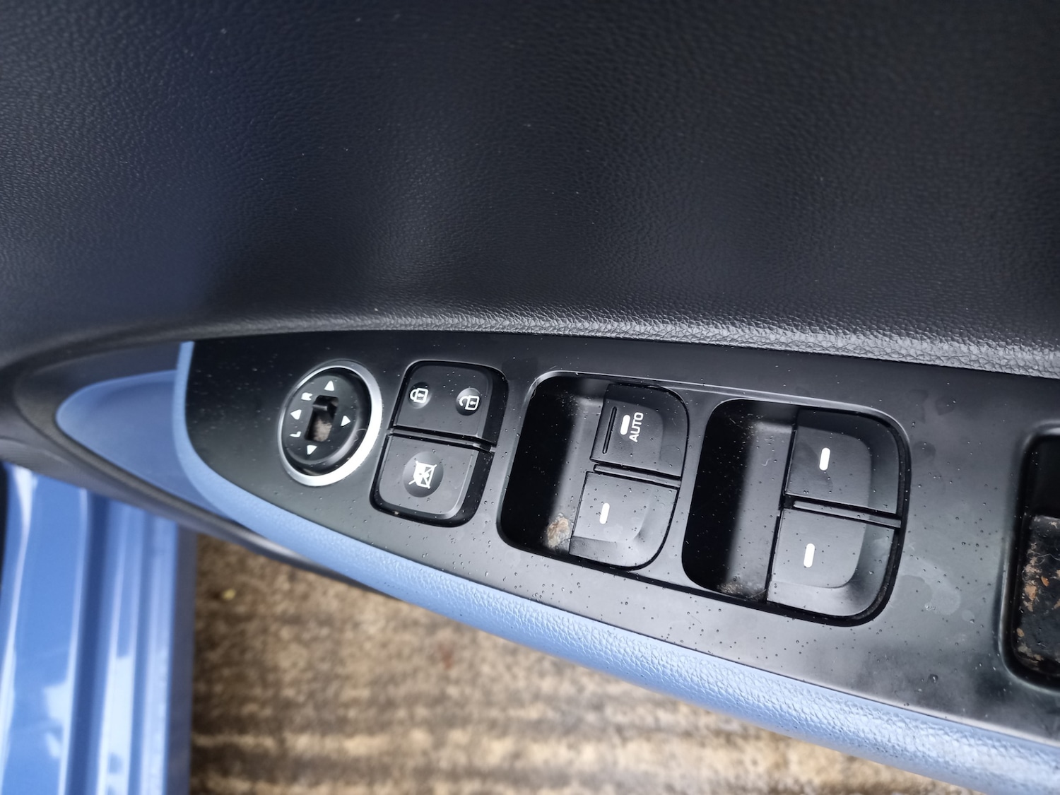 Used Hyundai i10 2016 for sale - 76707504: Photo 30