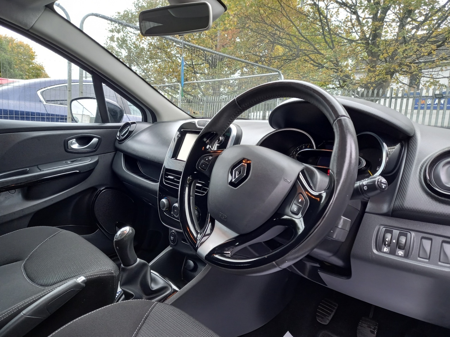 Used Renault Clio 2015 for sale - 76182522: Photo 11