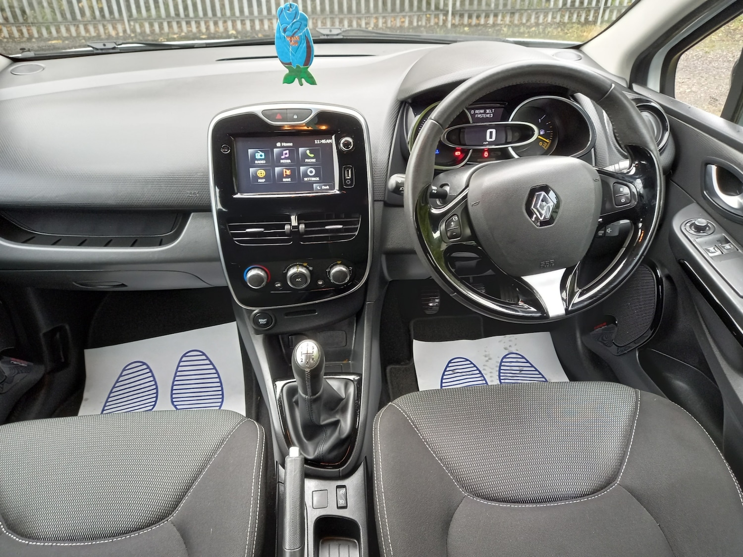 Used Renault Clio 2015 for sale - 76182522: Photo 15