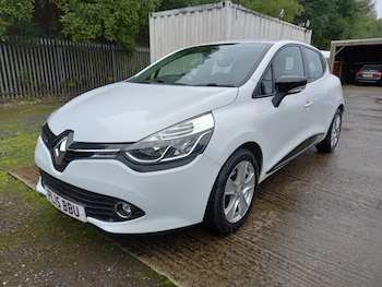 Used Renault Clio 2015 for sale - 76182522: Photo