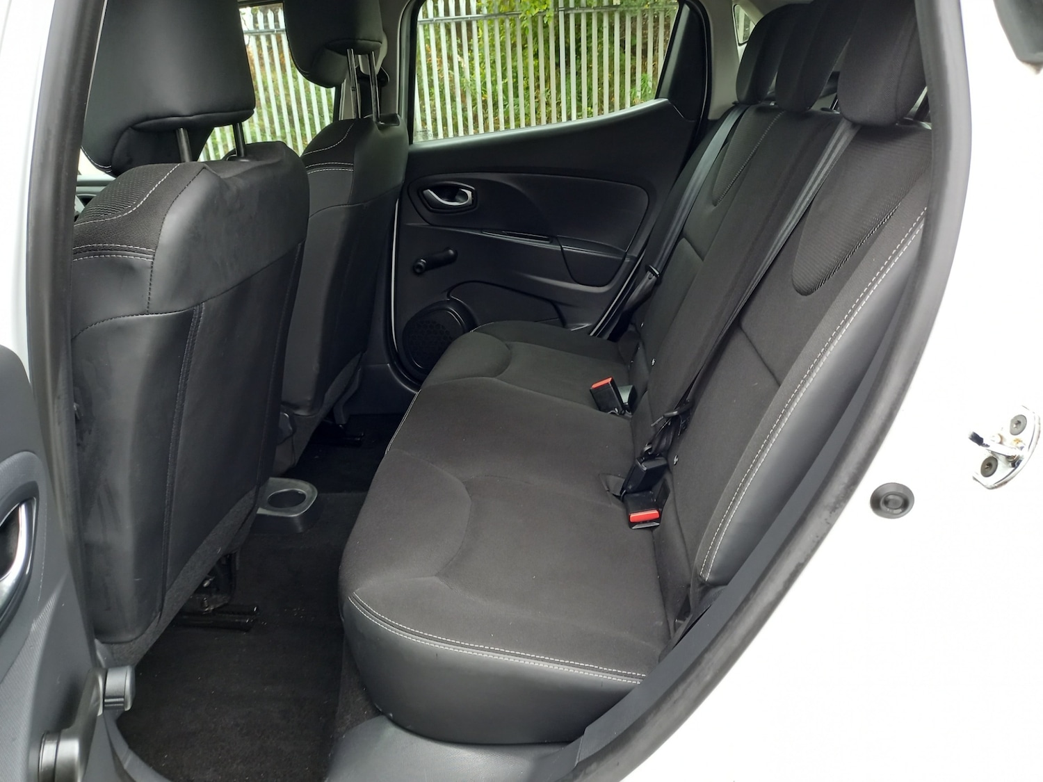 Used Renault Clio 2015 for sale - 76182522: Photo 23