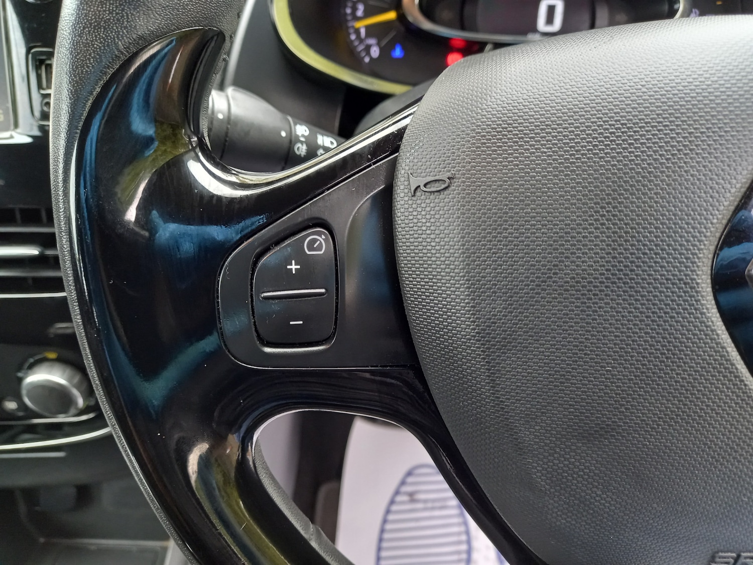 Used Renault Clio 2015 for sale - 76182522: Photo 25