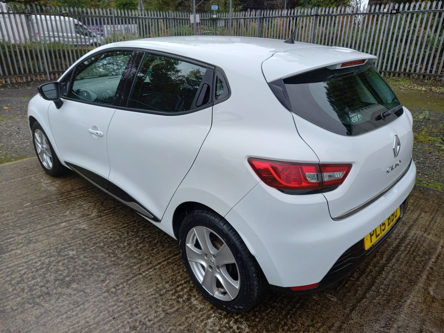 Used Renault Clio 2015 for sale - 76182522: Photo 3