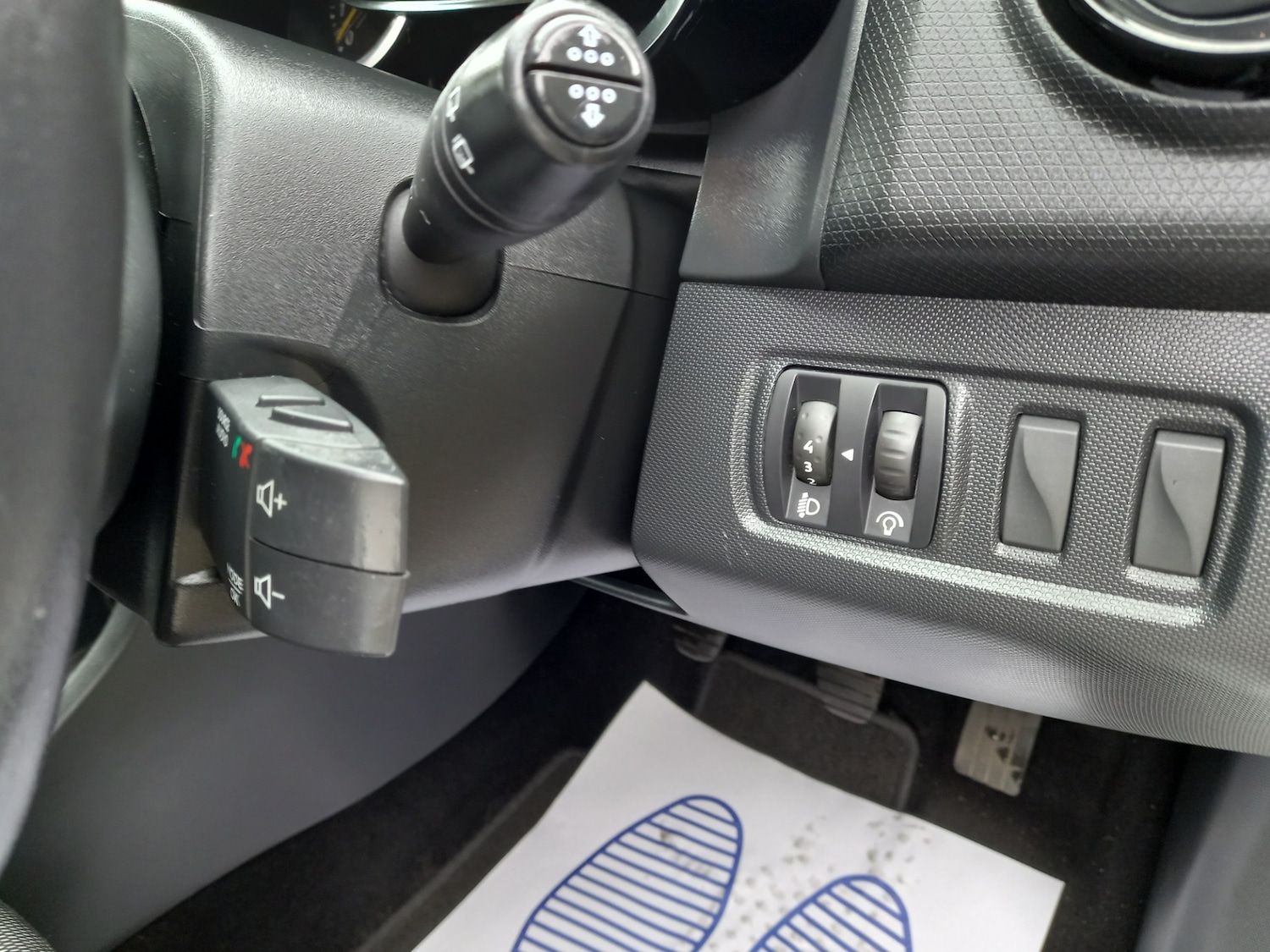 Used Renault Clio 2015 for sale - 76182522: Photo 30