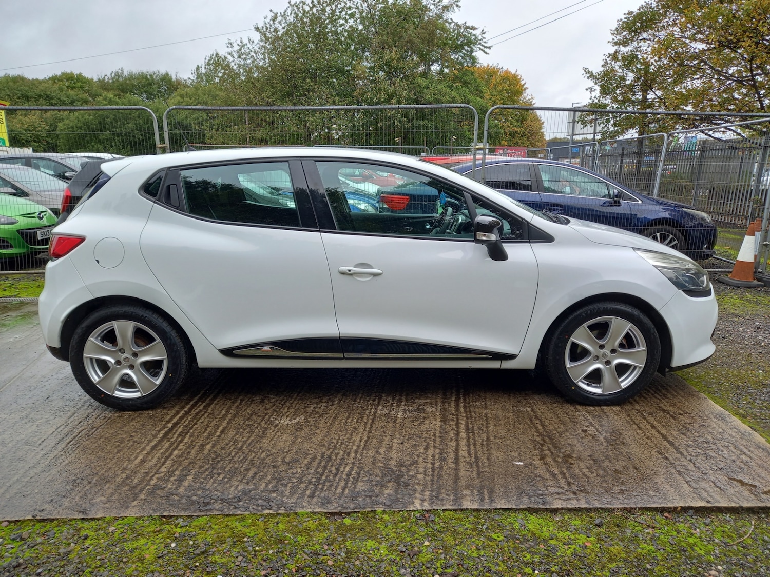 Used Renault Clio 2015 for sale - 76182522: Photo 9