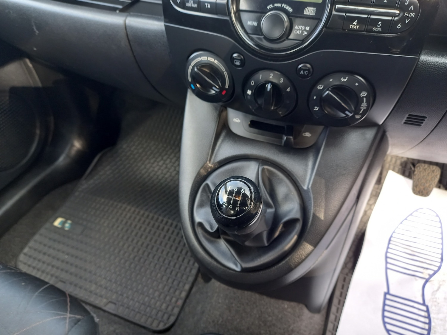 Used Mazda Mazda2 2013 for sale - 77732346: Photo 23