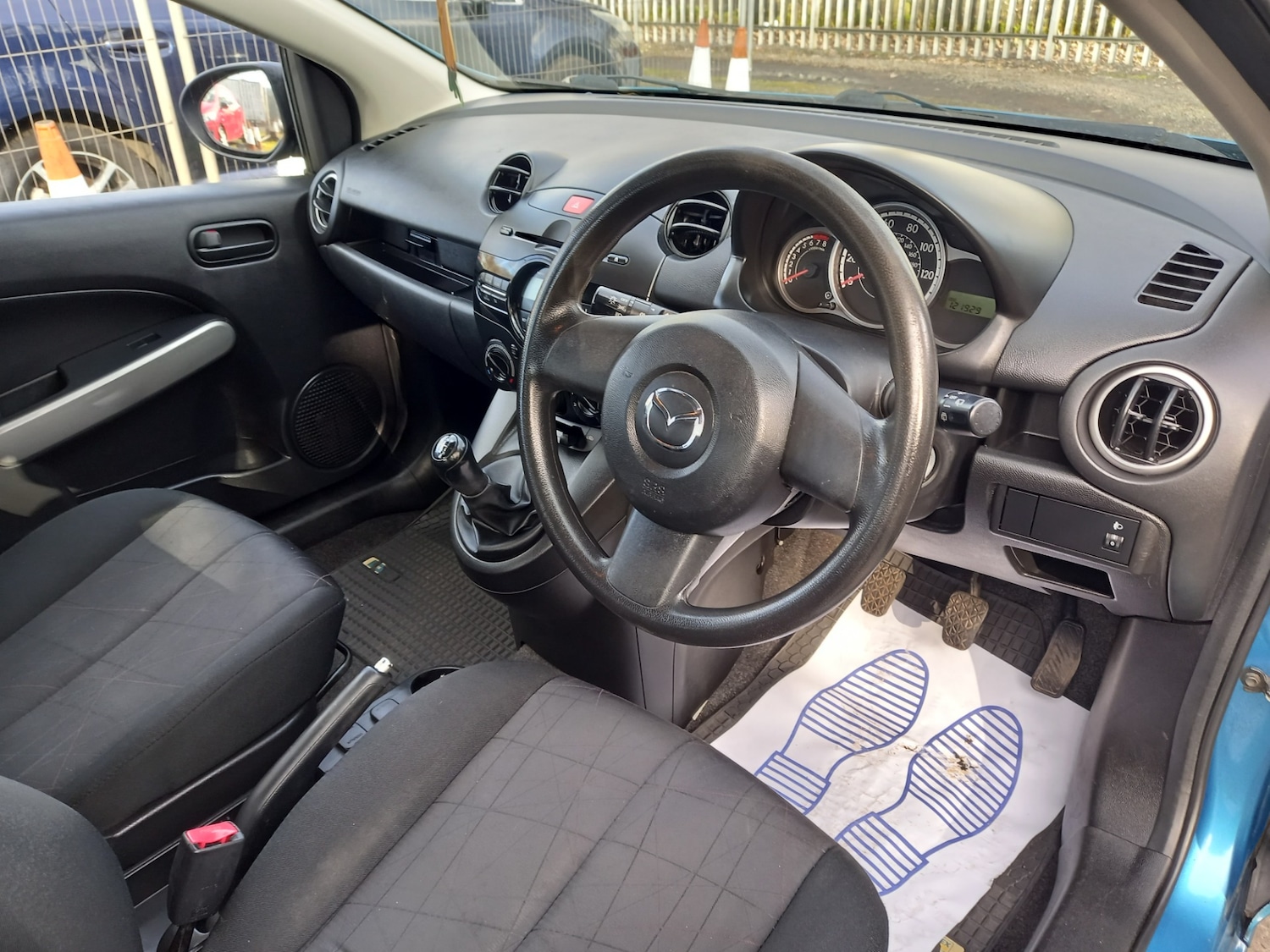 Used Mazda Mazda2 2013 for sale - 77732346: Photo 9