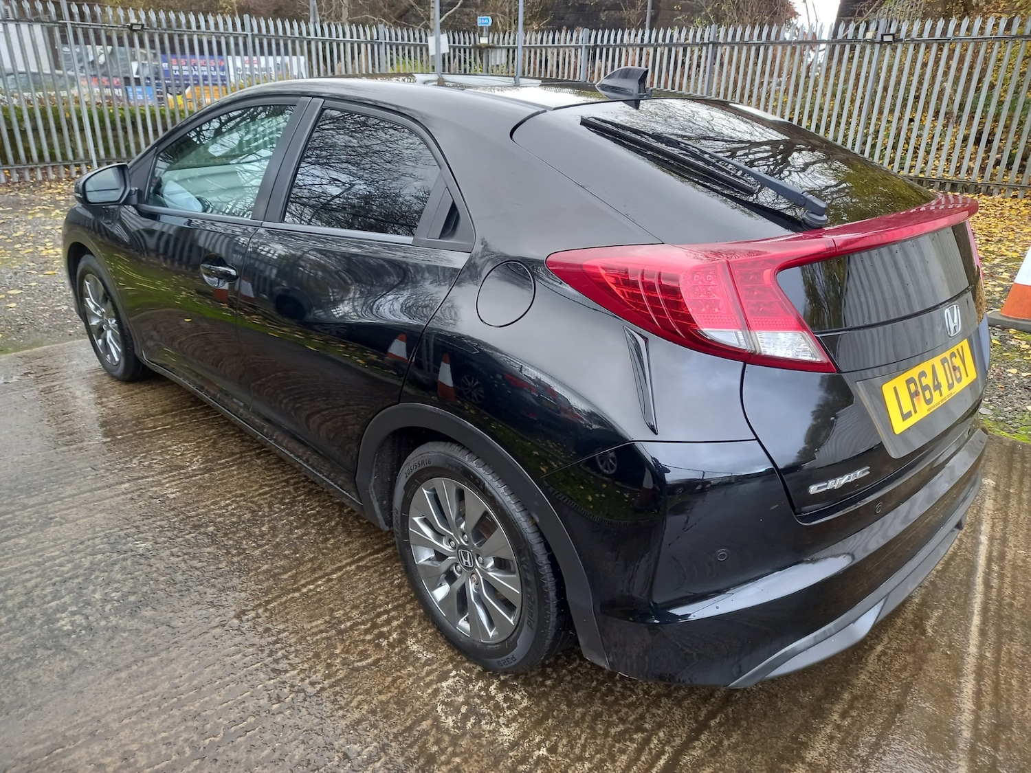 Used Honda Civic 2015 for sale - 76555210: Photo 4