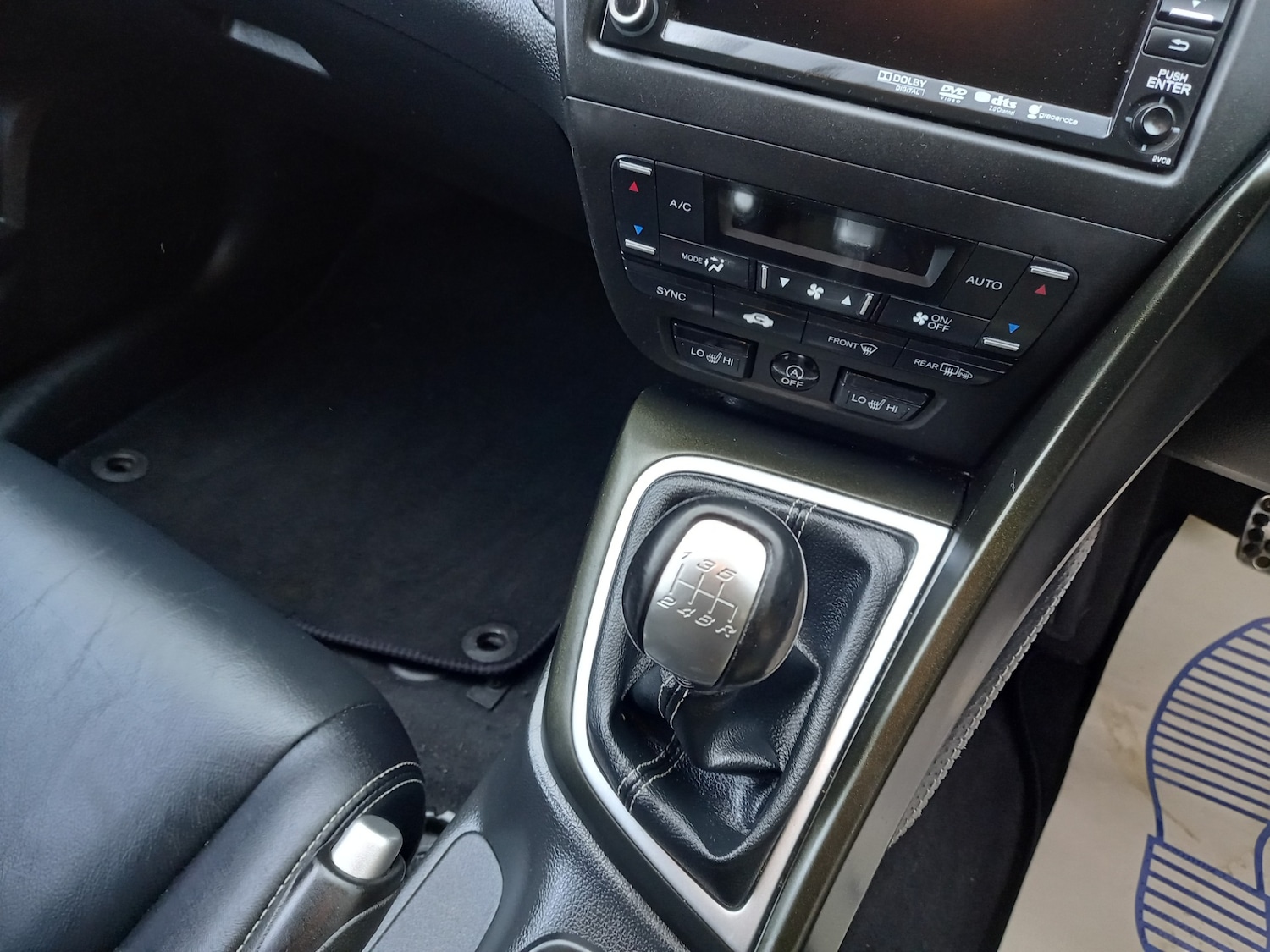 Used Honda Civic 2015 for sale - 76555210: Photo 40