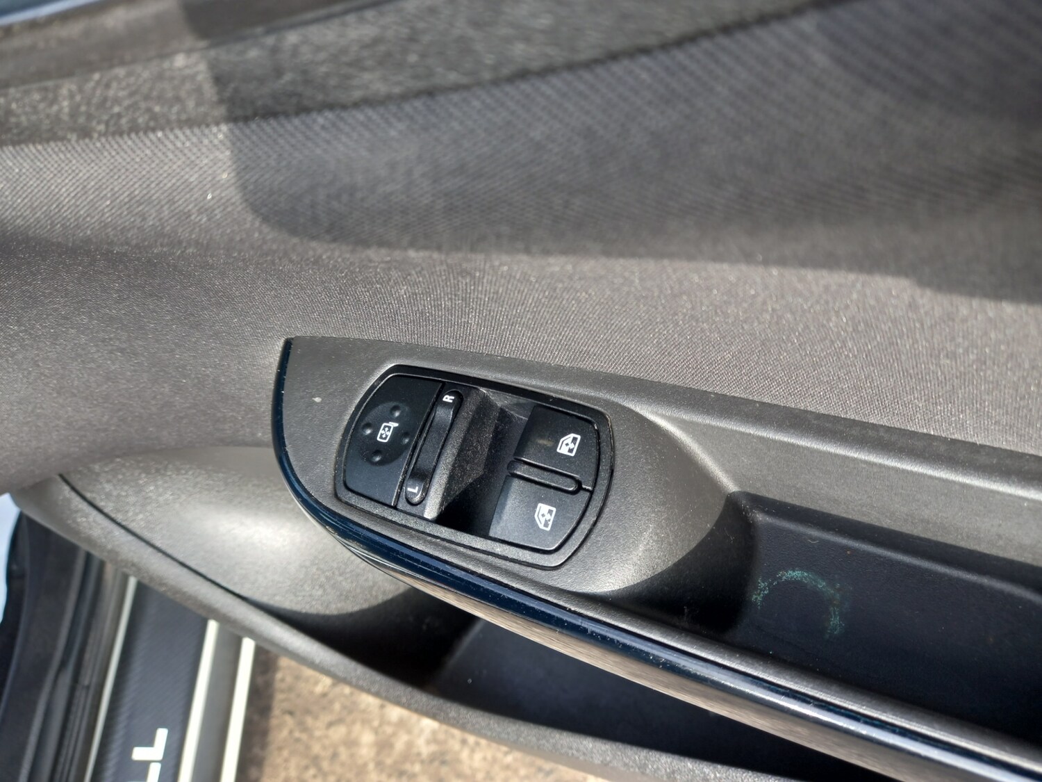 Used Vauxhall Corsa 2015 for sale - 78177464: Photo 33