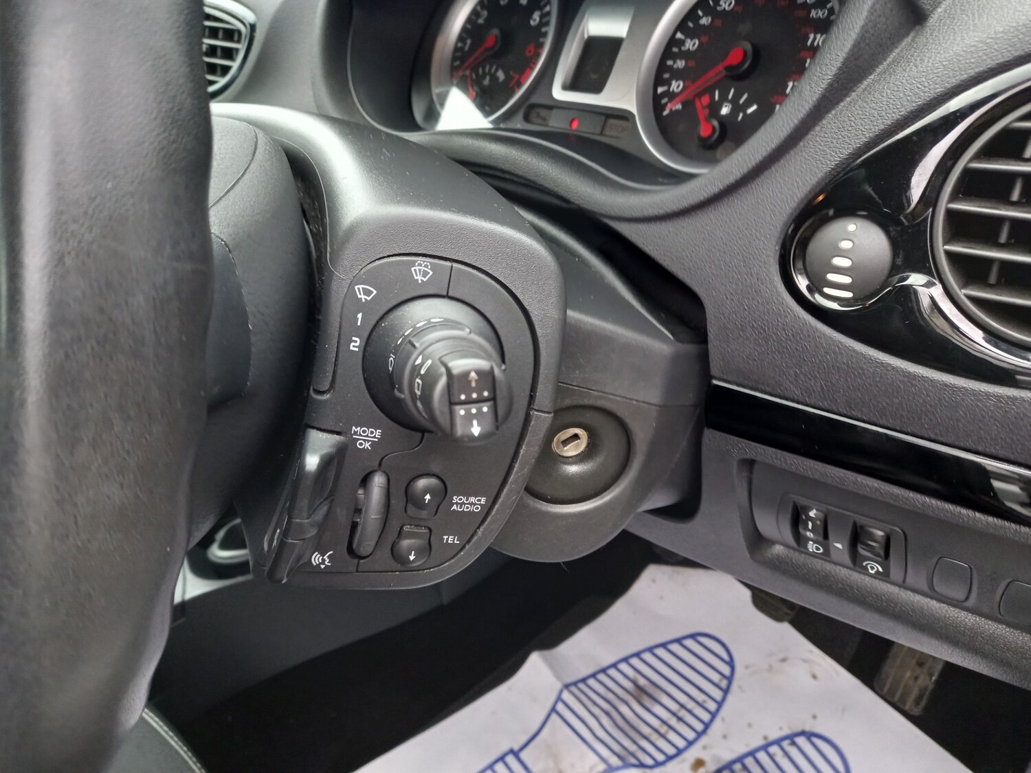 Used Renault Clio 2012 for sale - 77701947: Photo 24