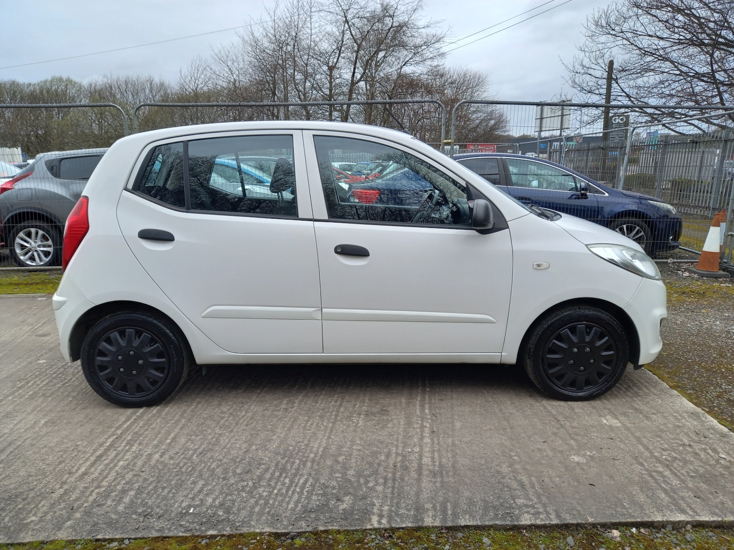 Used Hyundai i10 2013 for sale - 78027854: Photo 9