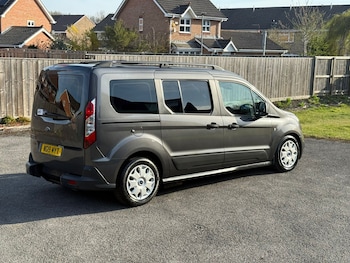 Used Ford Grand Tourneo Connect 2019 for sale - 78162940: Photo
