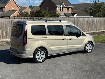 Used Ford Grand Tourneo Connect 2017 for sale - 76036331: Photo 2