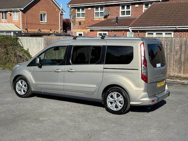 Used Ford Grand Tourneo Connect 2017 for sale - 76036331: Photo 4