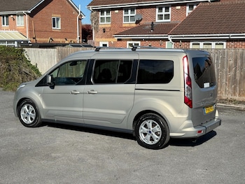Used Ford Grand Tourneo Connect 2017 for sale - 76036331: Photo 4