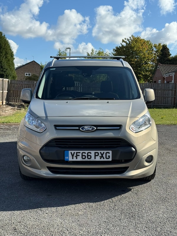 Used Ford Grand Tourneo Connect 2017 for sale - 76036331: Photo 6