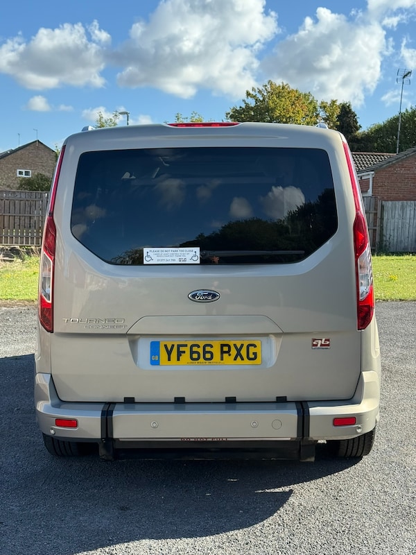 Used Ford Grand Tourneo Connect 2017 for sale - 76036331: Photo 7