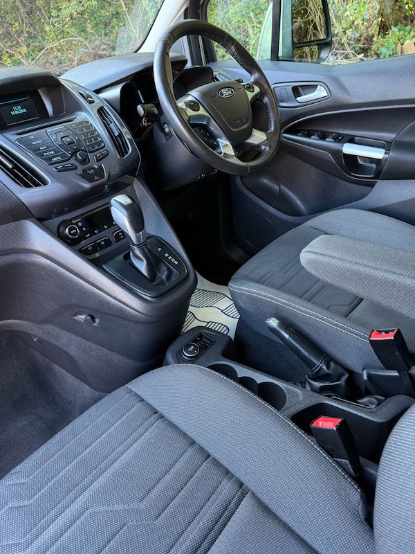 Used Ford Grand Tourneo Connect 2017 for sale - 76036331: Photo 8