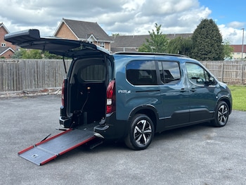 Used Peugeot Rifter 2024 for sale - 78647025: Photo