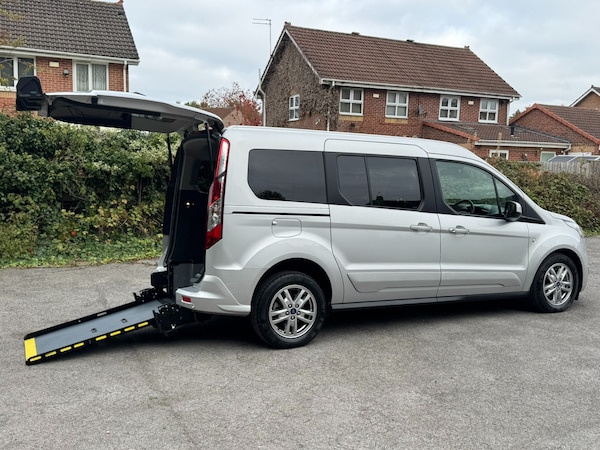 Used Ford Grand Tourneo Connect 2020 for sale - 76302143: Photo 1