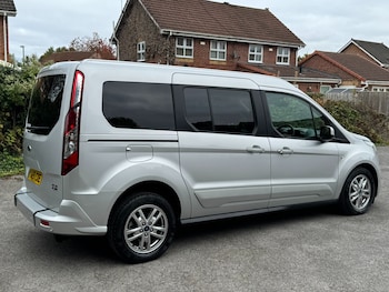 Used Ford Grand Tourneo Connect 2020 for sale - 76302143: Photo