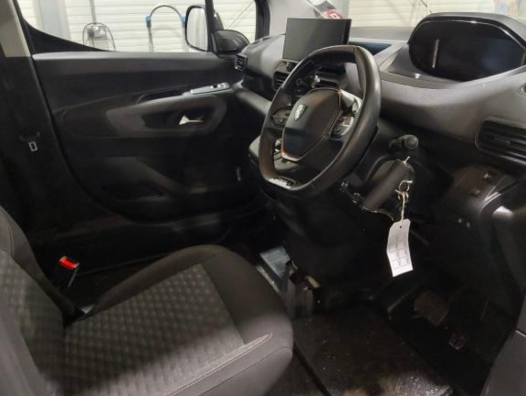 Used Peugeot Rifter 2024 for sale - 77529797: Photo 6