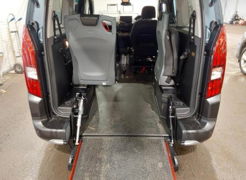 Used Peugeot Rifter 2024 for sale - 77529797: Photo 9