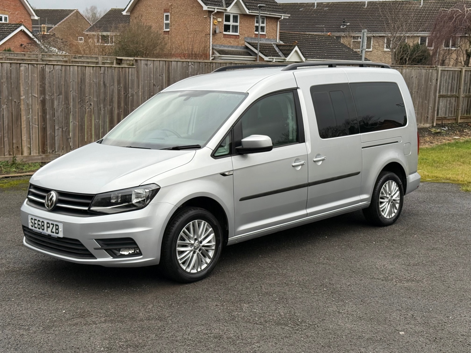 Used Volkswagen Caddy Maxi Life 2019 for sale - 77365359: Photo 4