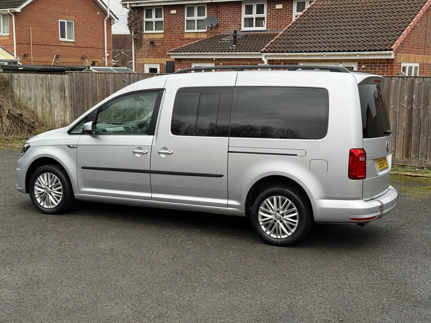 Used Volkswagen Caddy Maxi Life 2019 for sale - 77365359: Photo 5
