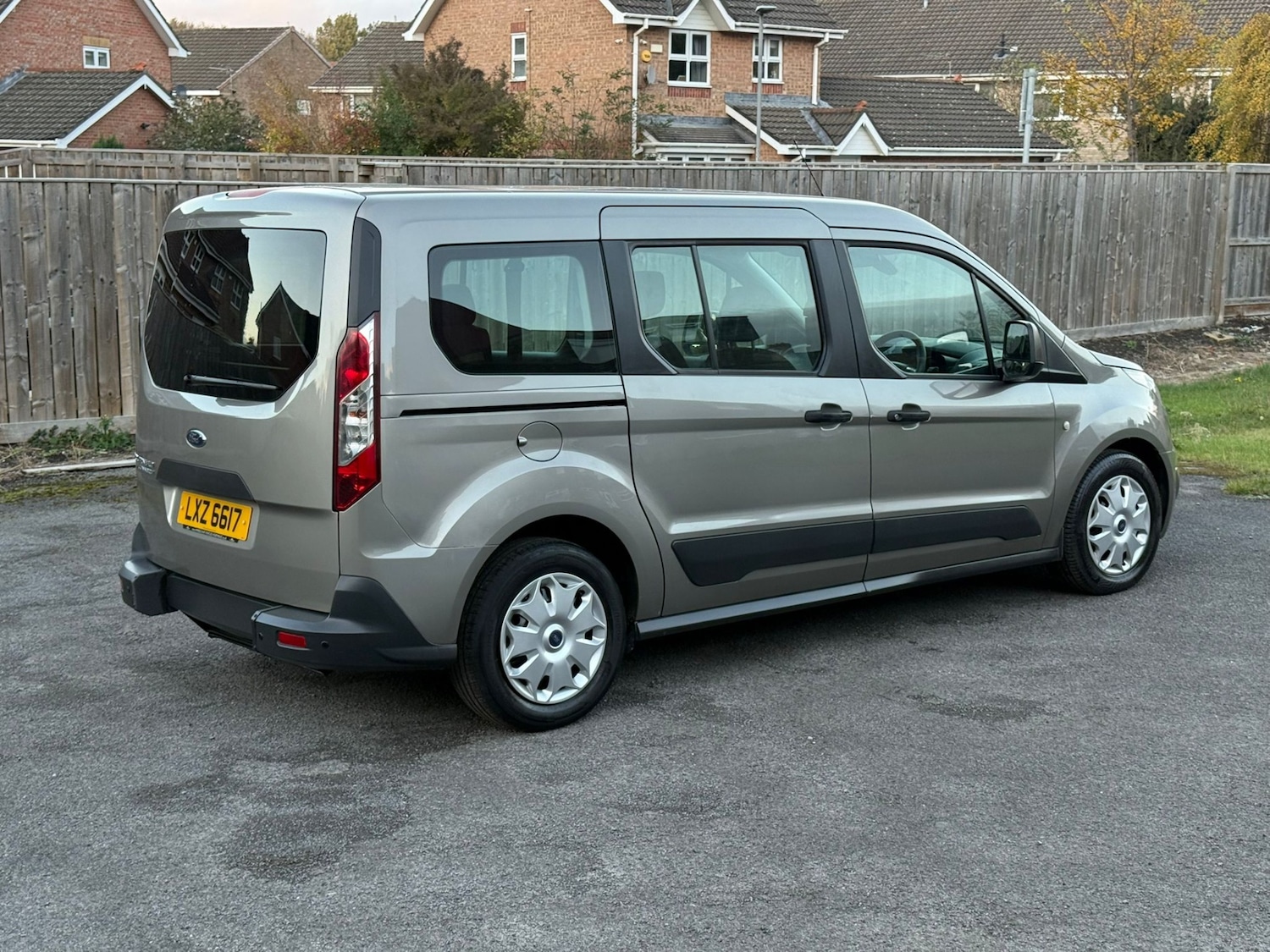 Used Ford Grand Tourneo Connect 2018 for sale - 76402602: Photo 3