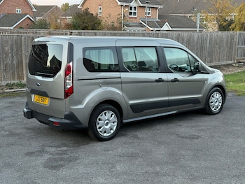 Used Ford Grand Tourneo Connect 2018 for sale - 76402602: Photo