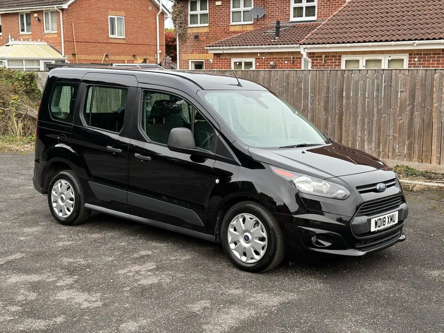 Used Ford Tourneo Connect 2018 for sale - 76231822: Photo 2