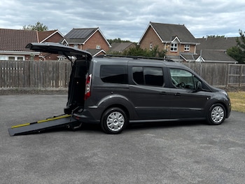 Used Ford Grand Tourneo Connect 2019 for sale - 79459354: Photo
