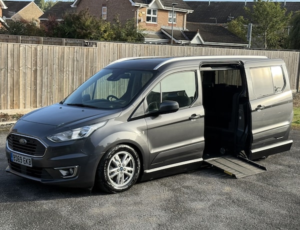 Used Ford Grand Tourneo Connect 2020 for sale - 76076520: Photo 1