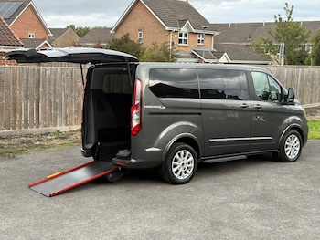 Used Ford Tourneo Custom 2018 for sale - 76194558: Photo