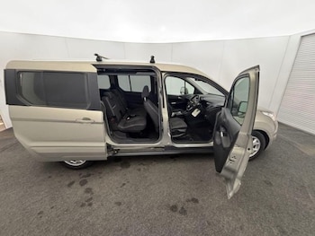 Used Ford Grand Tourneo Connect 2017 for sale - 75963097: Photo