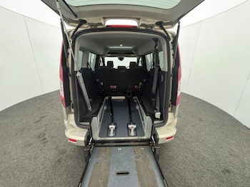 Used Ford Grand Tourneo Connect 2017 for sale - 75963097: Photo